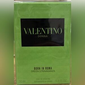 Valentino Born In Roma Donna Green Stravaganza 1.7 Fluid Oz. Eau De Parfume